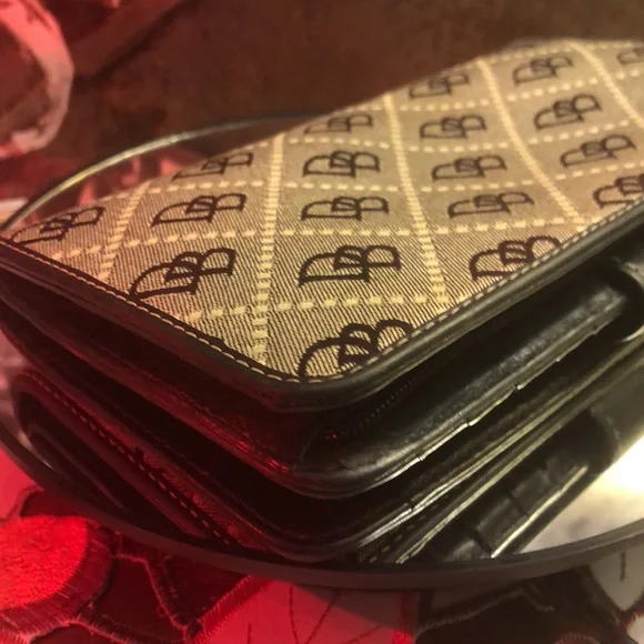 DB Signature Corner Zip Double Clutch / Wallet - Picture 8 of 11